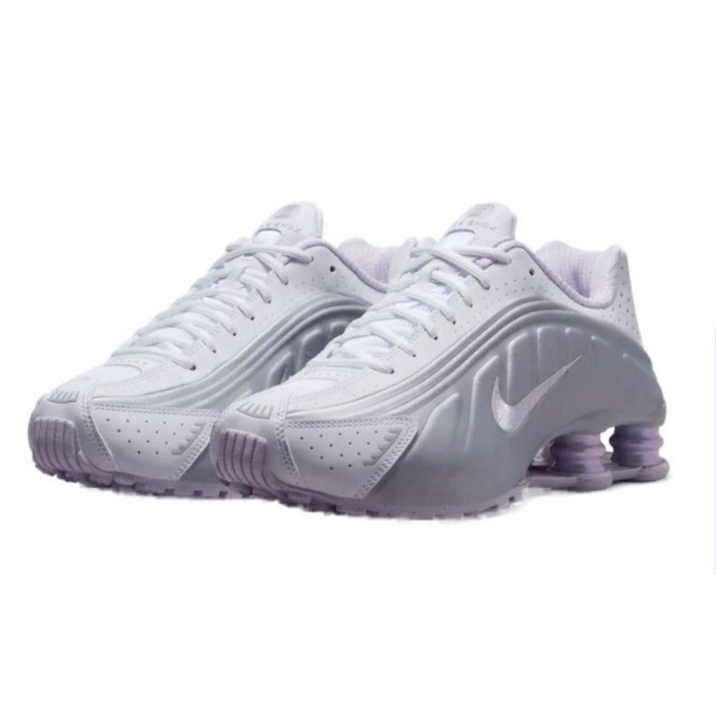 Nike Womens Nike Shox R4 White Metallic Platinum HF5076-100 Size 7.5