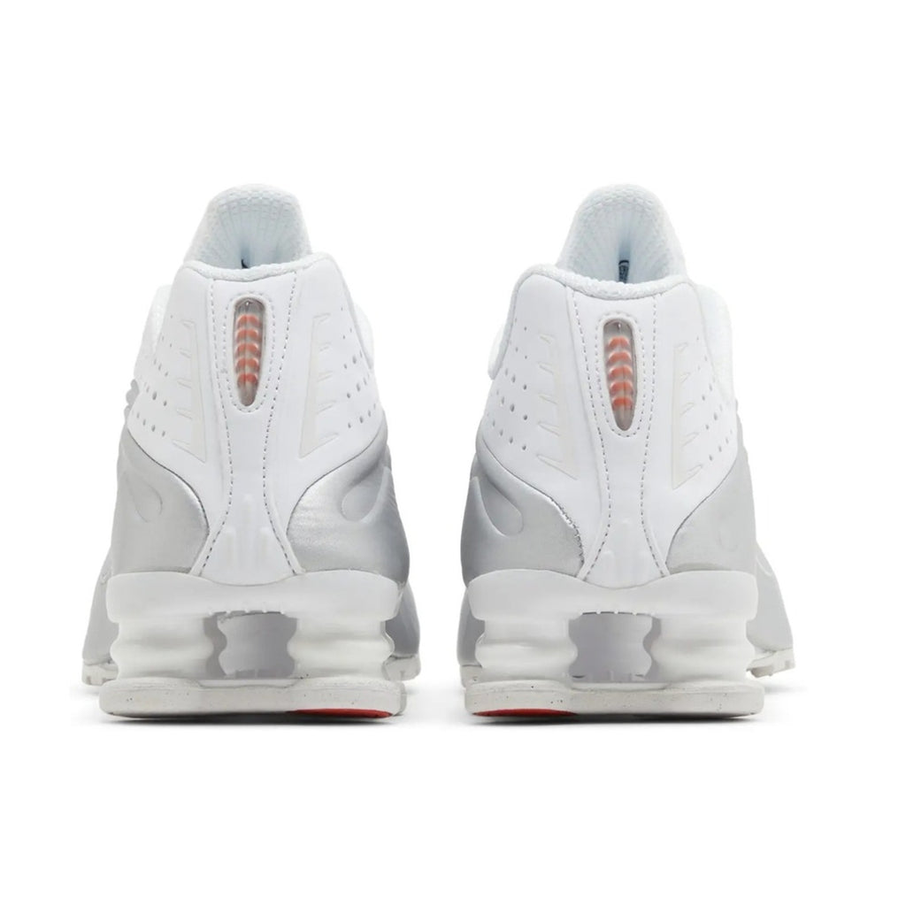 Nike Women Shox R4 White Bright Crimson Metallic Silver AR3565-101 Size 7