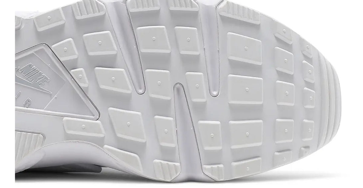 Nike Air Huarache "Triple White" DH4439-102, Size US 6
