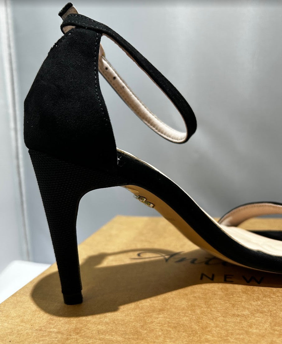 Antonia Saint NY Tina Party Stiletto Black Ultra Suede, Size 7