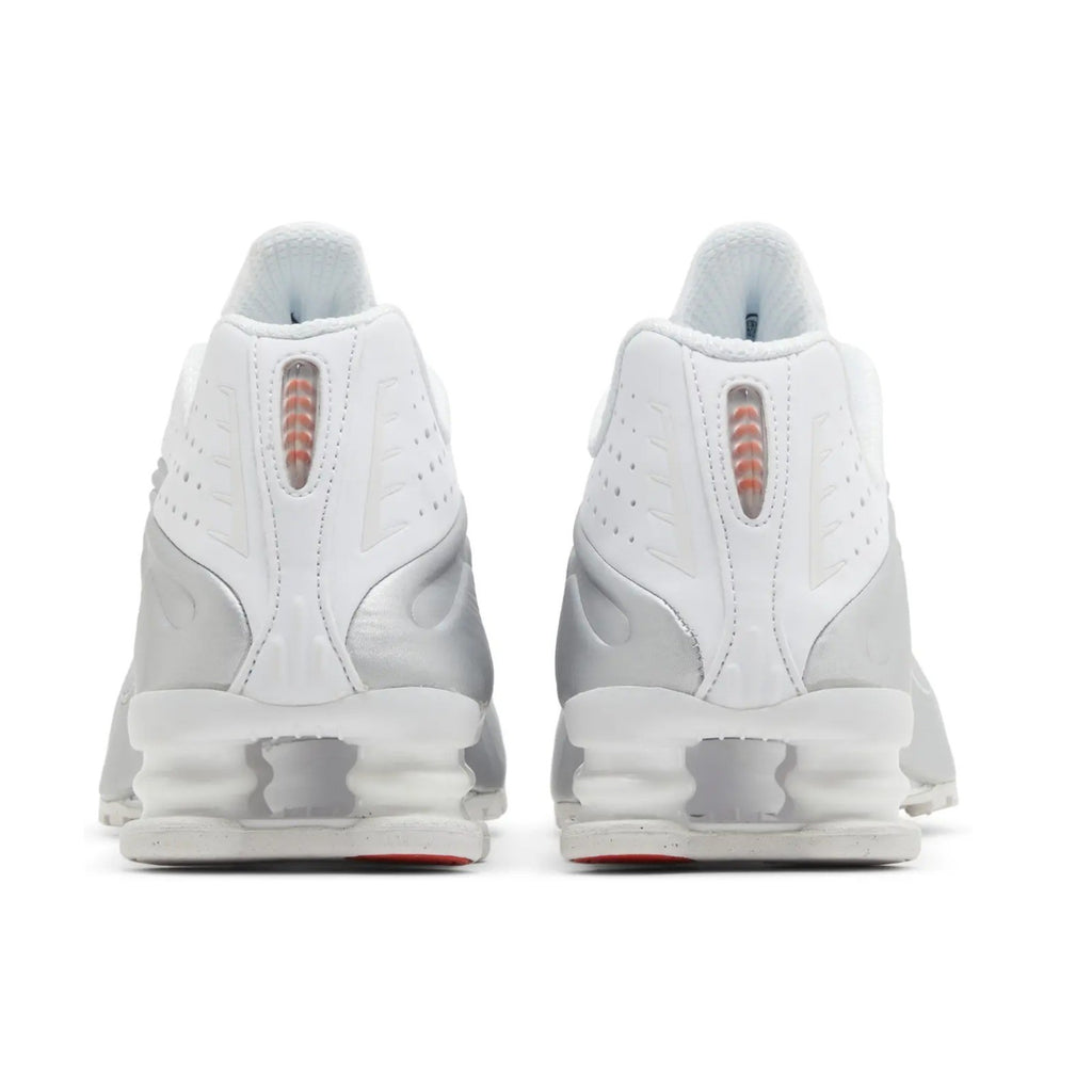 Nike Women Shox R4 White Bright Crimson Metallic Silver AR3565-101 Size 7