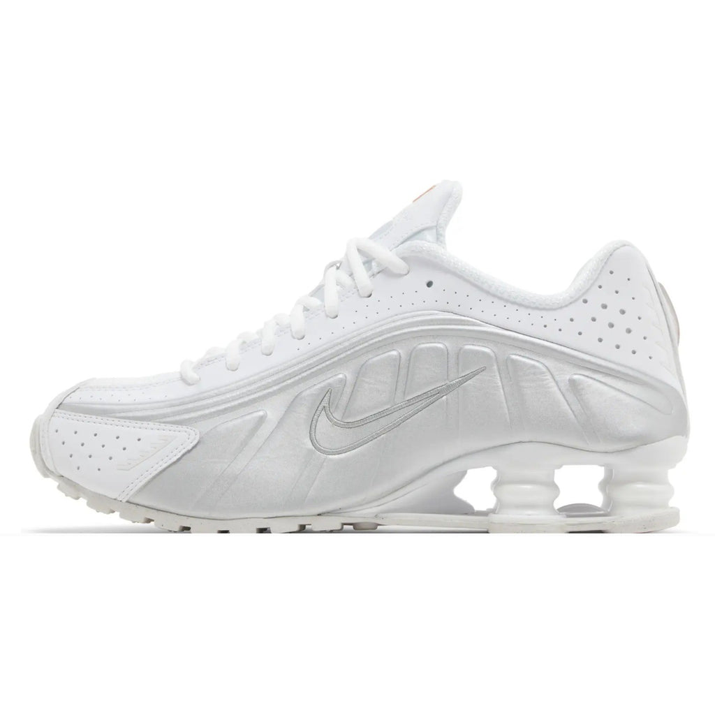 Nike Women Shox R4 White Bright Crimson Metallic Silver AR3565-101 Size 7